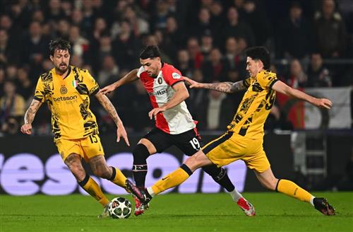 Feyenoord đấu với Inter Milan
