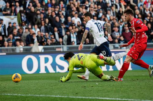 Lazio đấu với Monza