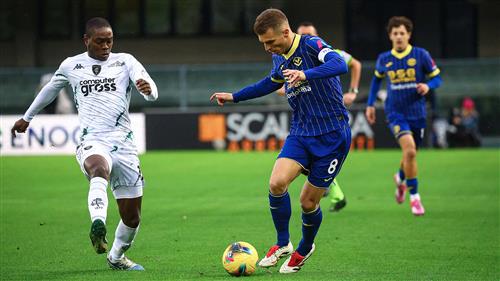 Hellas Verona đấu với Empoli