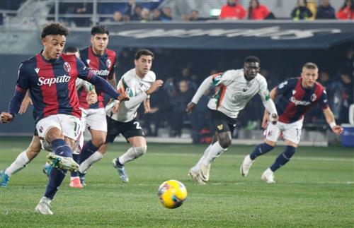 Bologna đấu với Venice