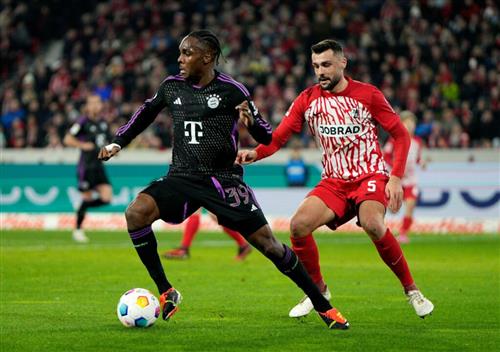Freiburg đấu với Bayern Munich