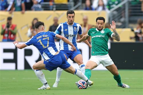 Palmeiras đấu với Porto