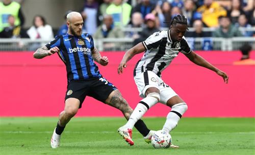 Inter Milan đấu với Udinese