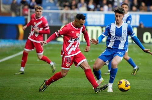 Alaves đấu với Rayo Vallecano