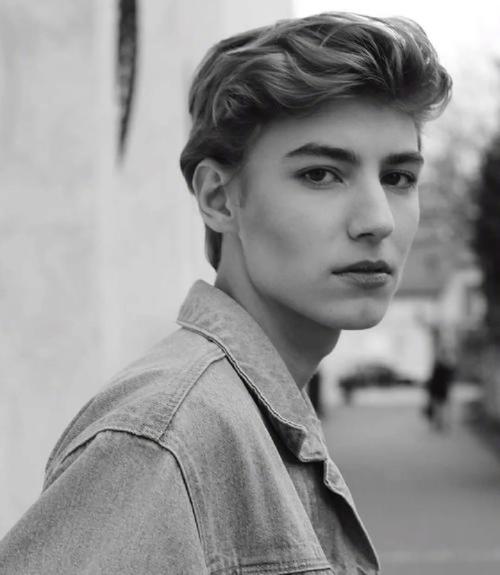 6686体育铁牌作者Isla