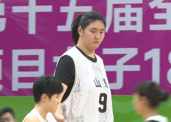 Zhang Ziyu ghi 31 điểm và giành 10 rebound giúp Sơn Đông giành chức vô địch bóng rổ nữ U18 Quốc gia