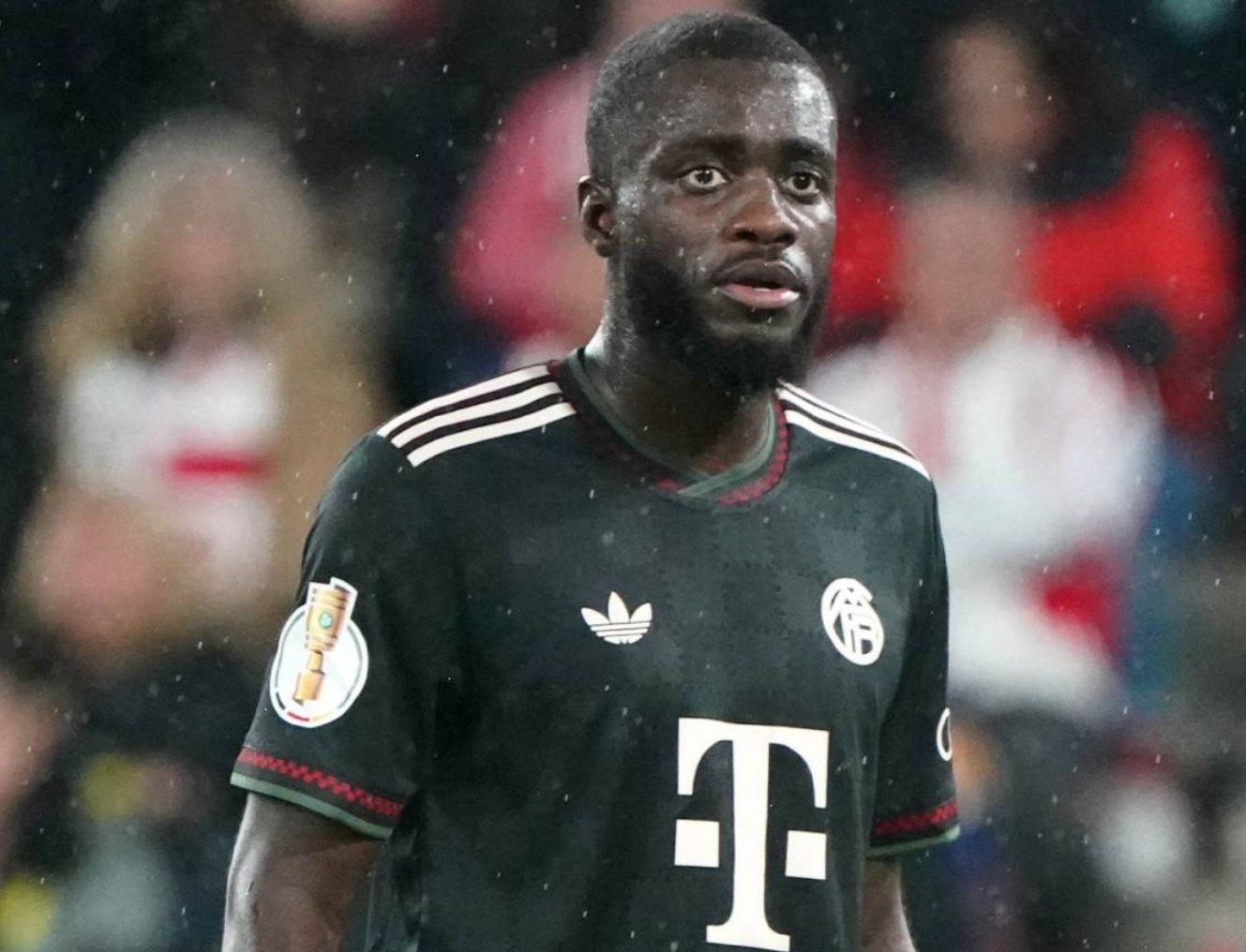 Bild: Thông tin Yupa và Real Madrid đạt thỏa thuận là sai sự thật, Bayern vẫn đang đàm phán gia hạn hợp đồng