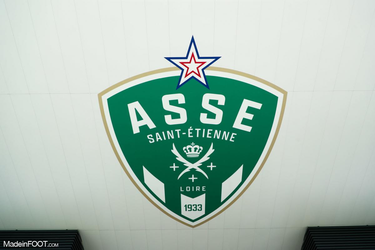🚨Do tầm nhìn cực kỳ hạn chế do sương mù dày đặc nên trận đấu giữa Saint-Etienne và Quentiny đã bị gián đoạn