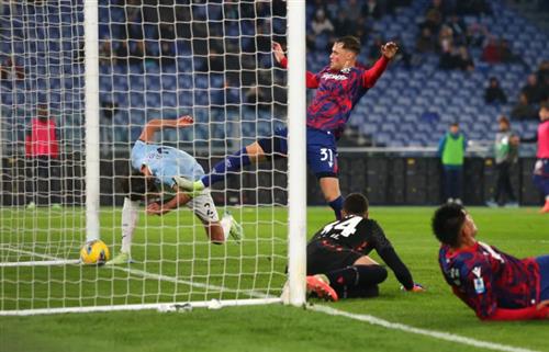 Lazio đấu với Bologna