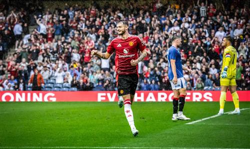 Manchester United đấu với Rangers