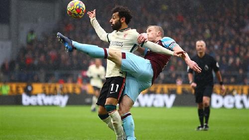 Burnley đấu với Liverpool
