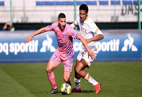 Troyes đấu với Nice
