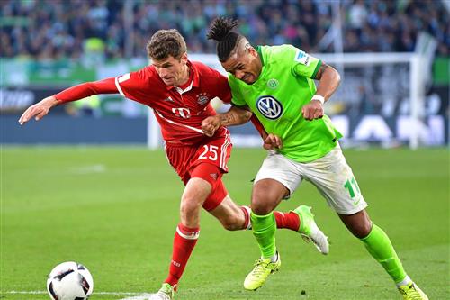 Wolfsburg đấu với Bayern Munich
