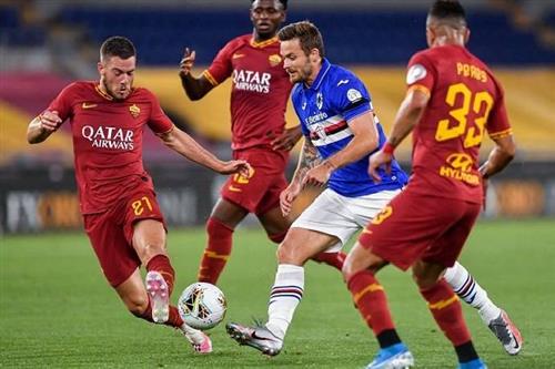 Sampdoria đấu với Roma