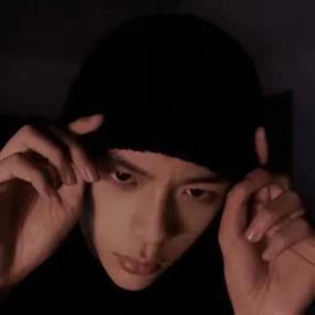 6686体育铁牌作者Ophelia